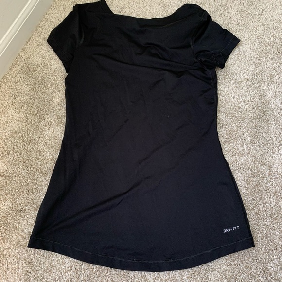 Nike Dri Fit Black Athletic Shirt - Picture 2 of 3